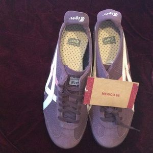 Onitsuka Tiger by ASICS shoes/Maroon